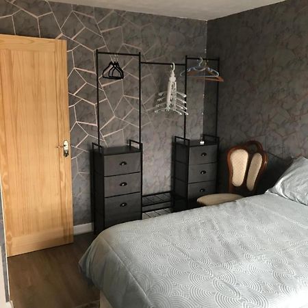 Double Room Next To Burnham Elizabeth Line Station スラウ エクステリア 写真
