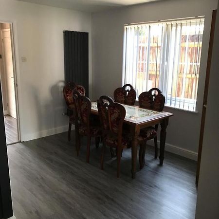 Double Room Next To Burnham Elizabeth Line Station スラウ エクステリア 写真
