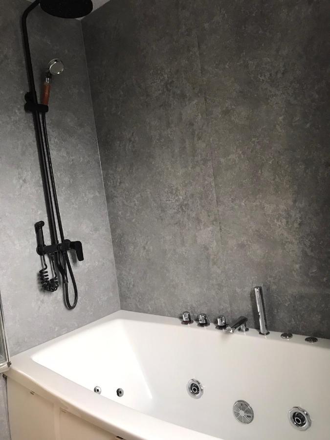 Double Room Next To Burnham Elizabeth Line Station スラウ エクステリア 写真