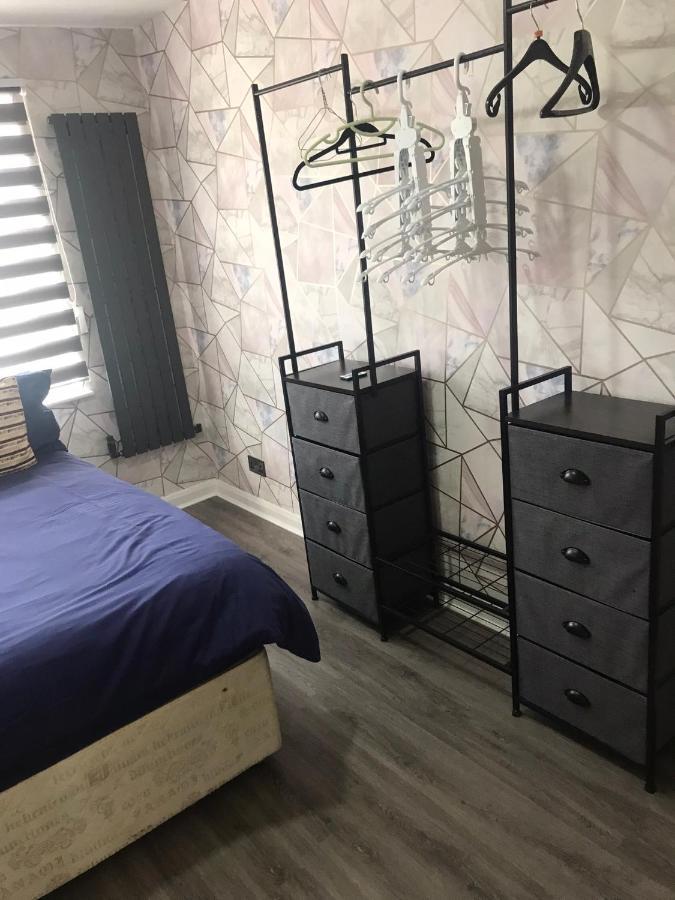 Double Room Next To Burnham Elizabeth Line Station スラウ エクステリア 写真