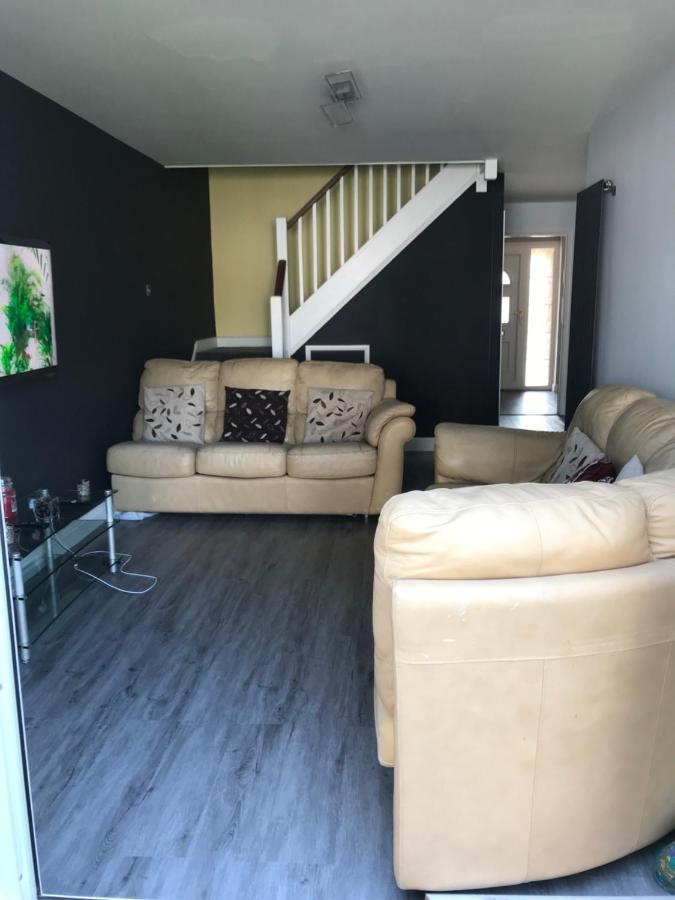 Double Room Next To Burnham Elizabeth Line Station スラウ エクステリア 写真