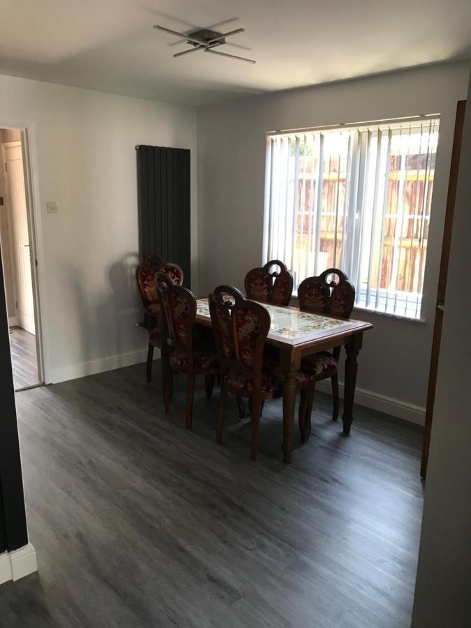 Double Room Next To Burnham Elizabeth Line Station スラウ エクステリア 写真