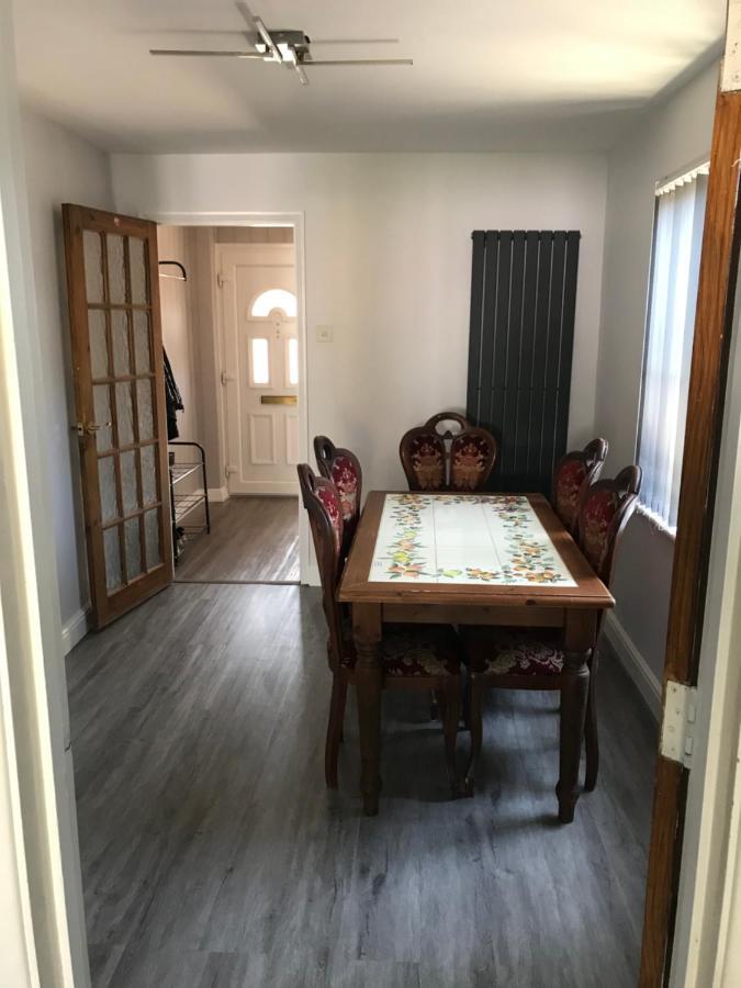 Double Room Next To Burnham Elizabeth Line Station スラウ エクステリア 写真